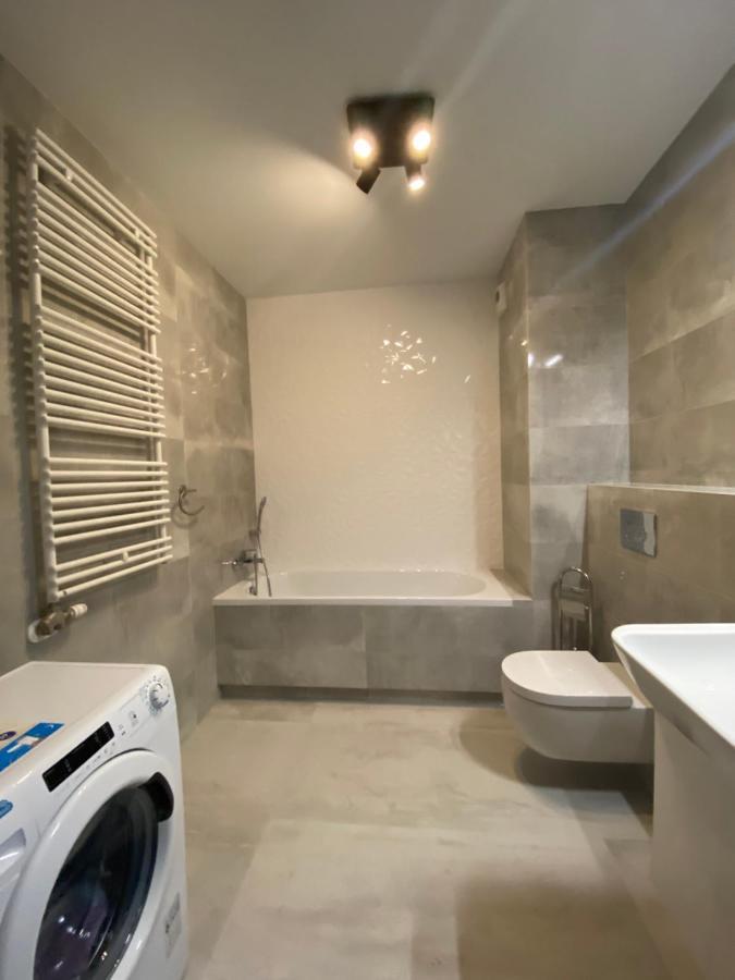 Apartamenty Fuzja - Komfortowe Mieszkania Blisko Centrum Lodzi Garaz Exterior foto